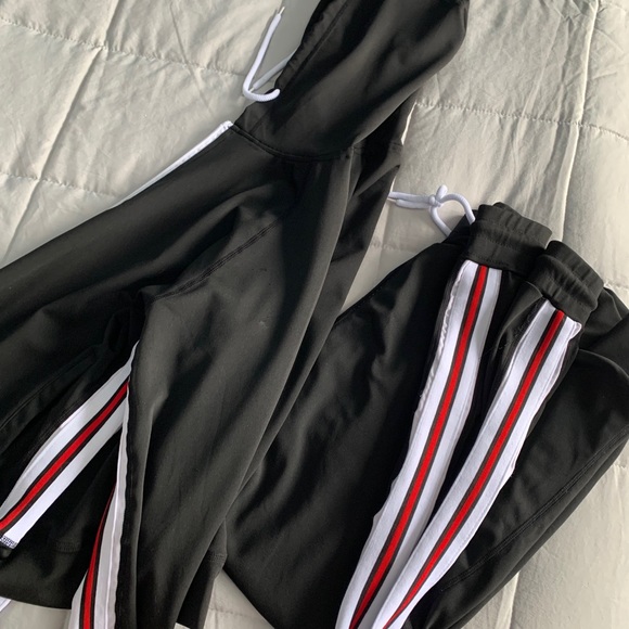 Matching Sweatsuit - Picture 2 of 3